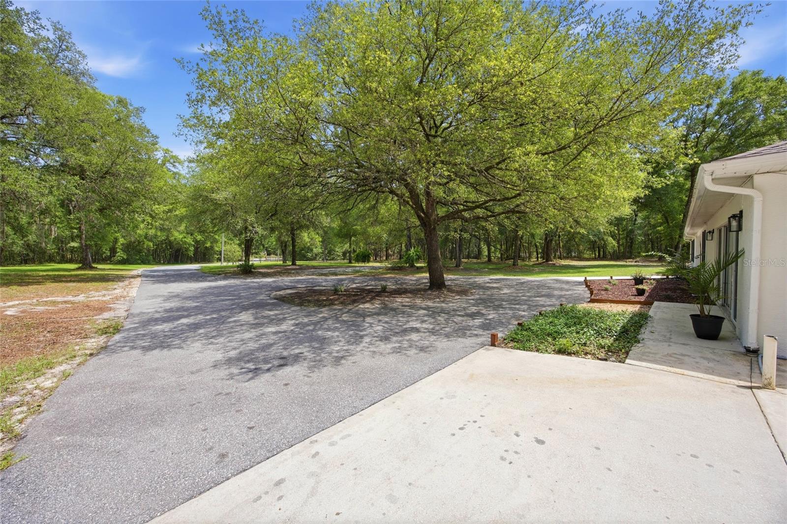 DEERFIELD ESTATES - Residential Lease