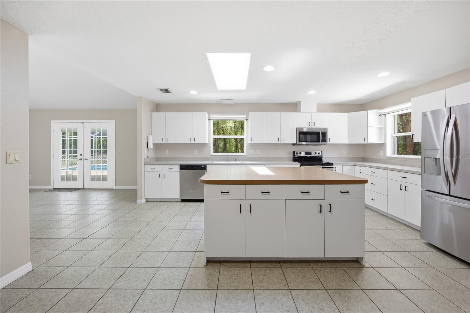 DEERFIELD ESTATES - Residential Lease