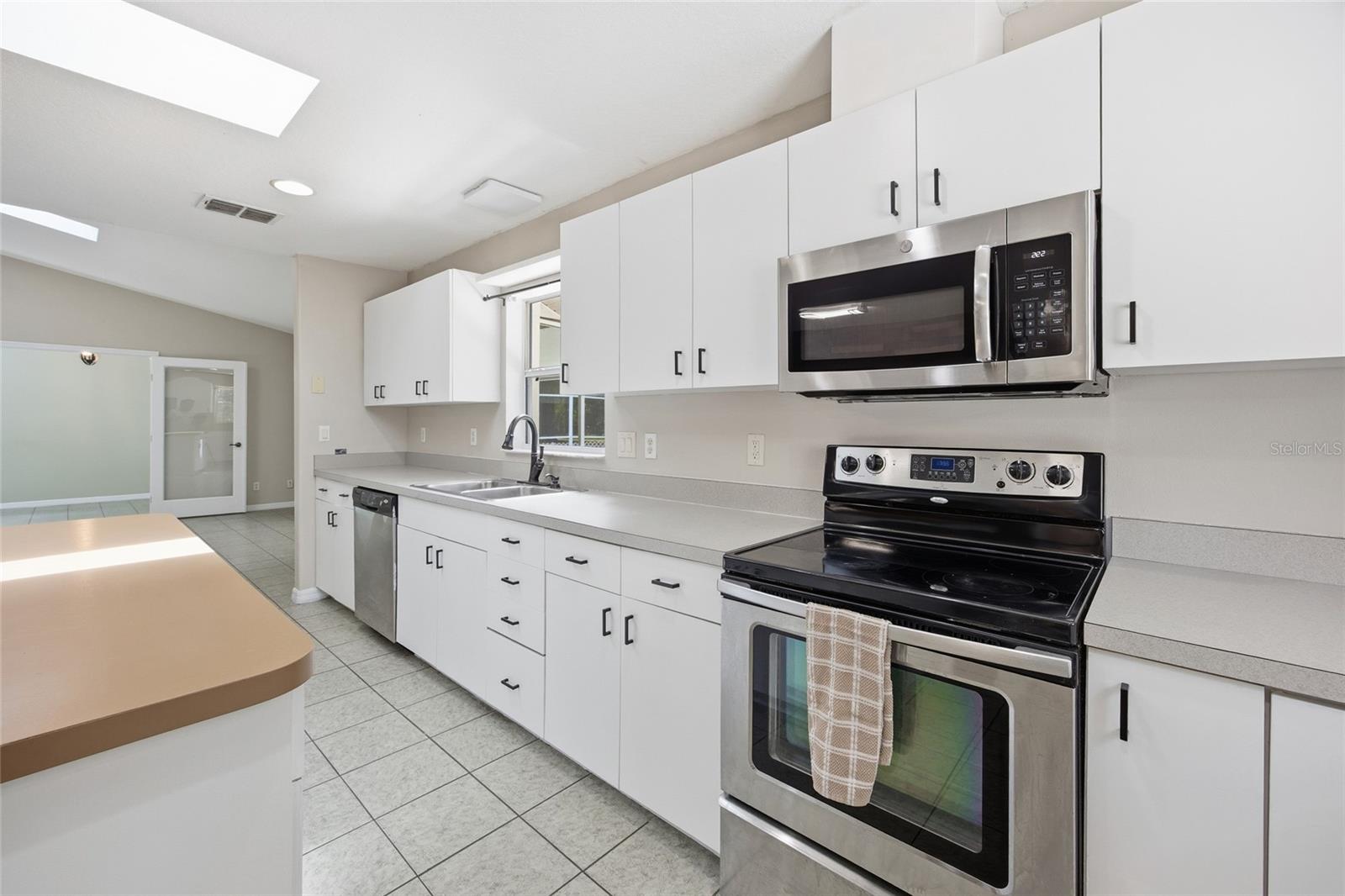 DEERFIELD ESTATES - Residential Lease