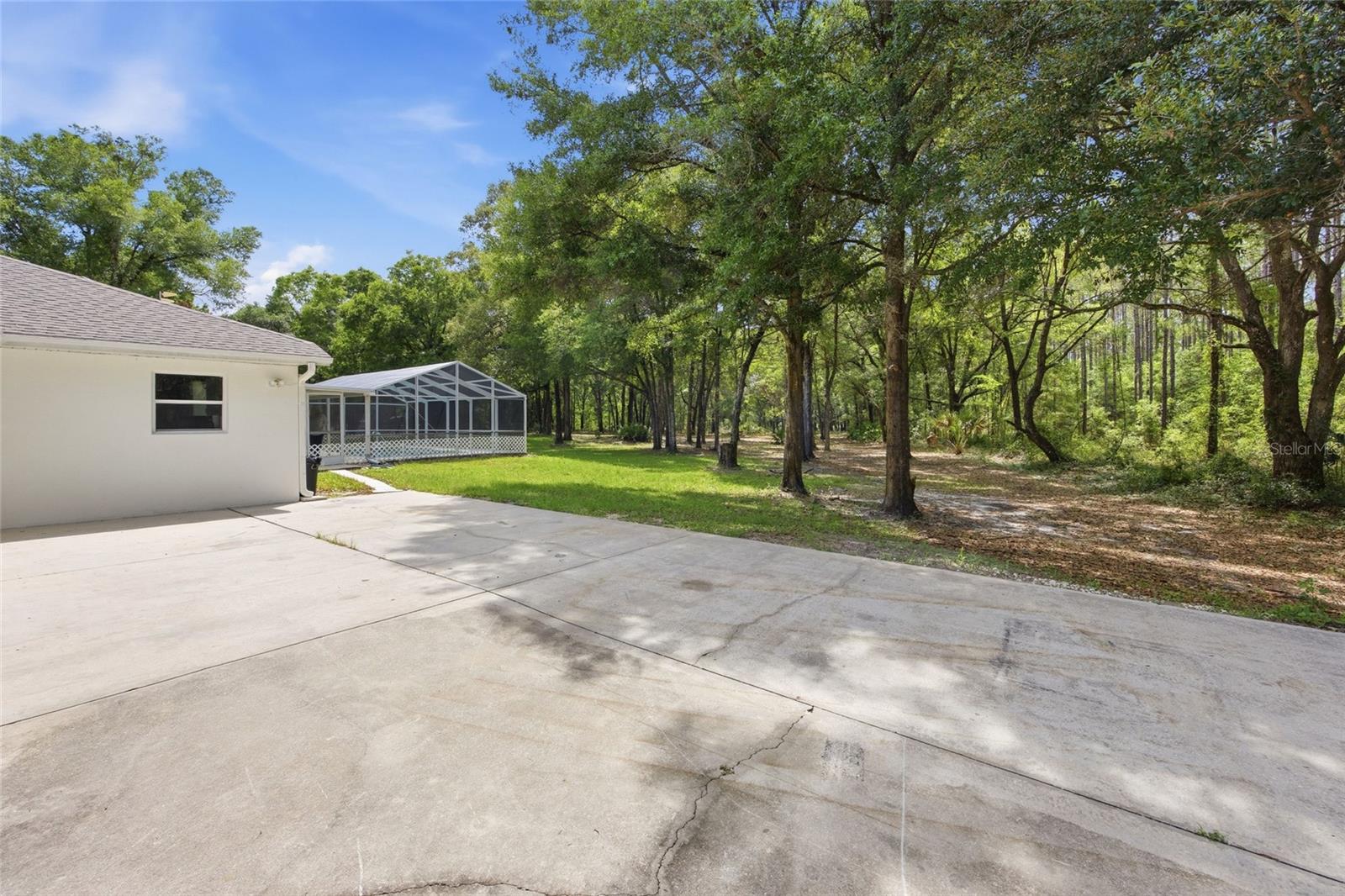 DEERFIELD ESTATES - Residential Lease