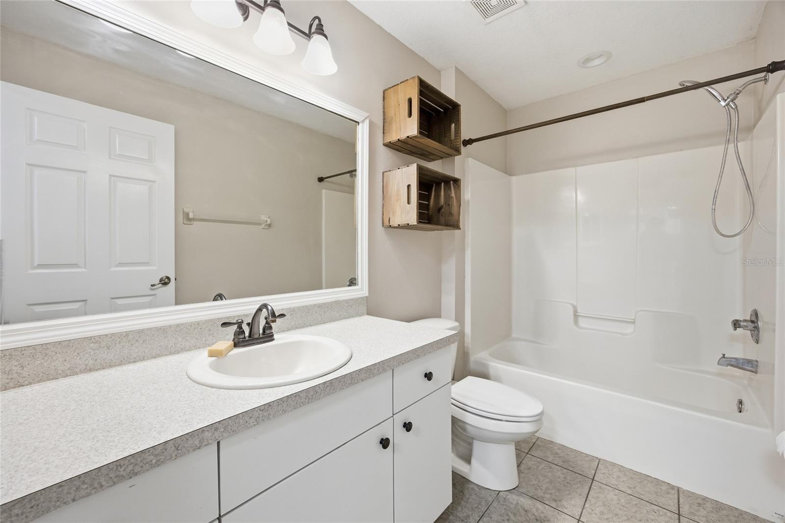 DEERFIELD ESTATES - Residential Lease