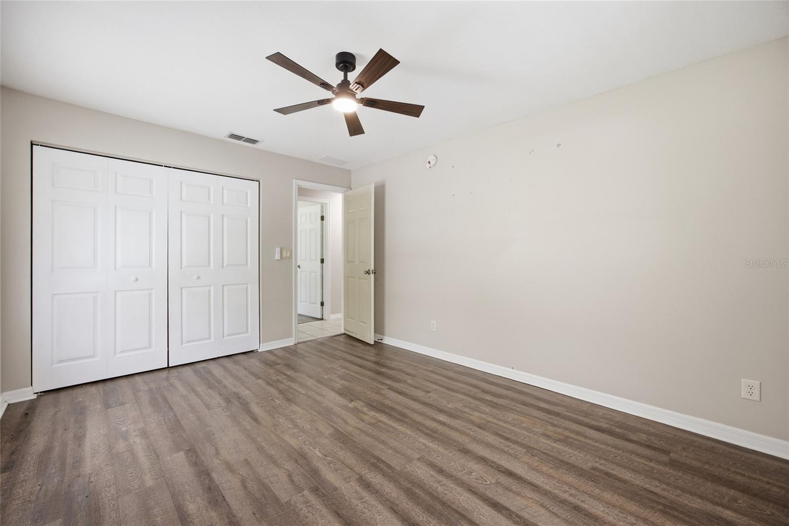 DEERFIELD ESTATES - Residential Lease