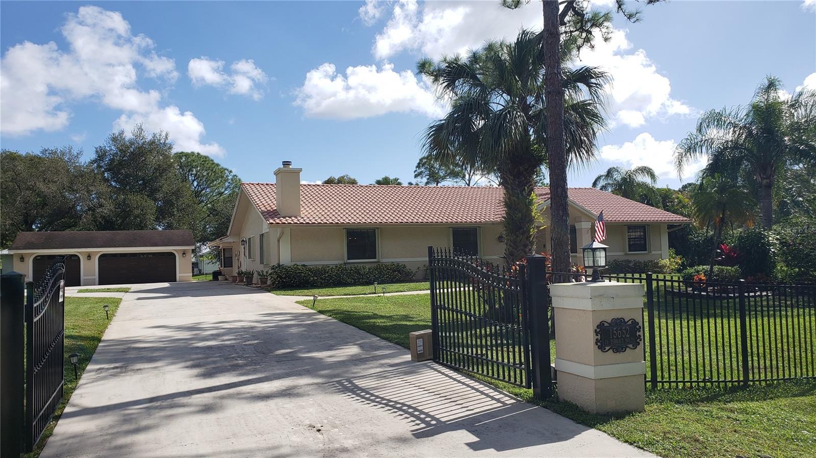 PALM BEACH GARDENS - Residential