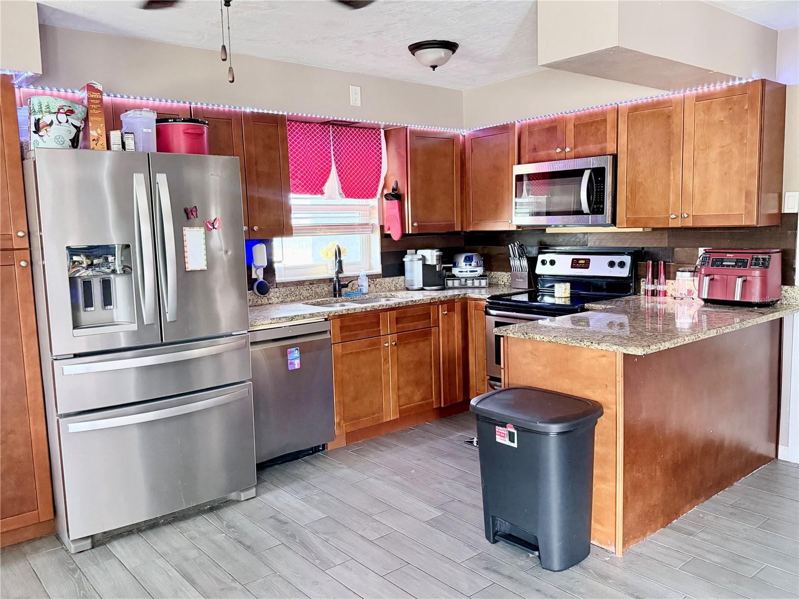 SPRING HILL - Residential