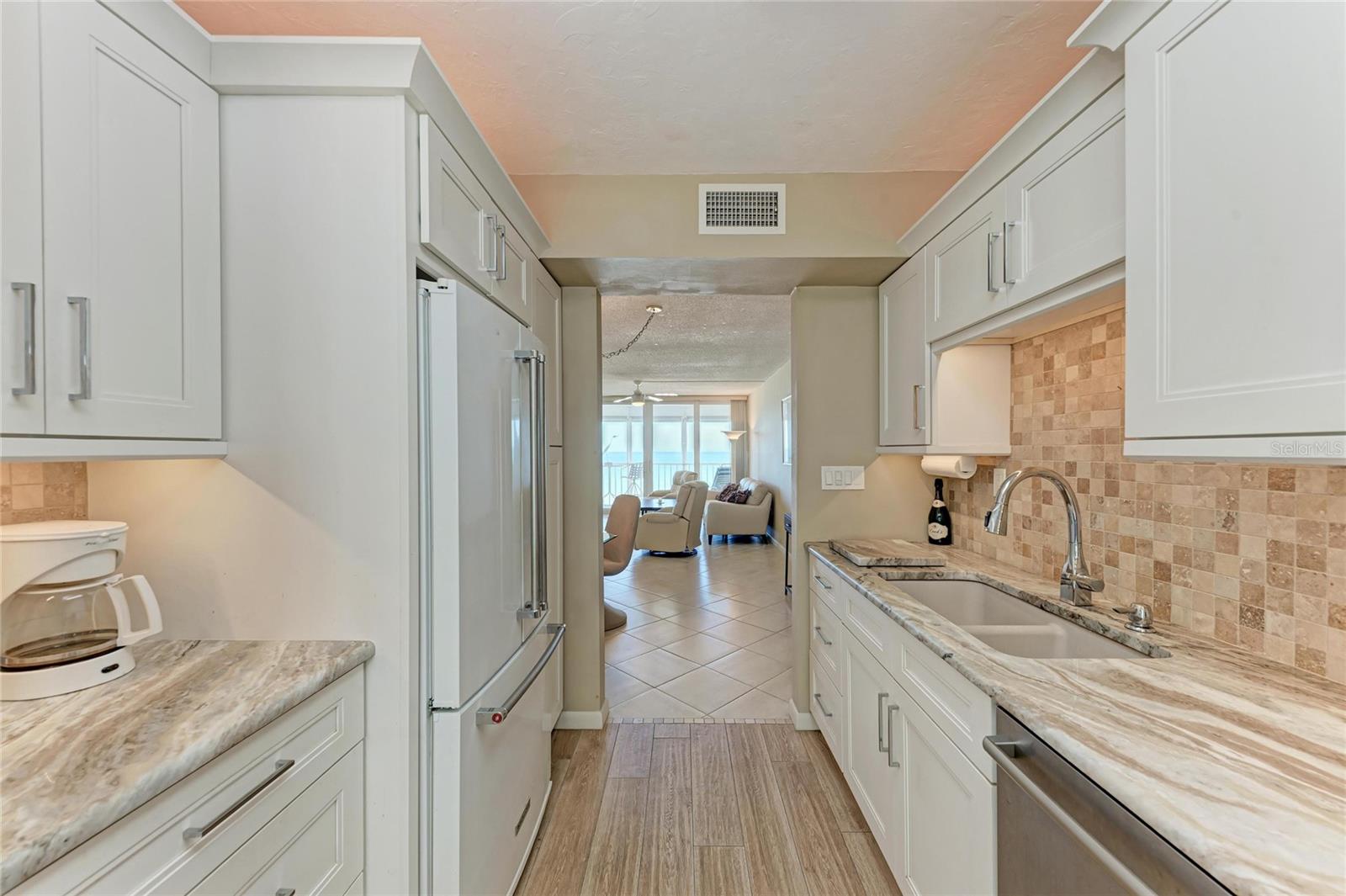 MARTINIQUE APTS SOUTH - Residential