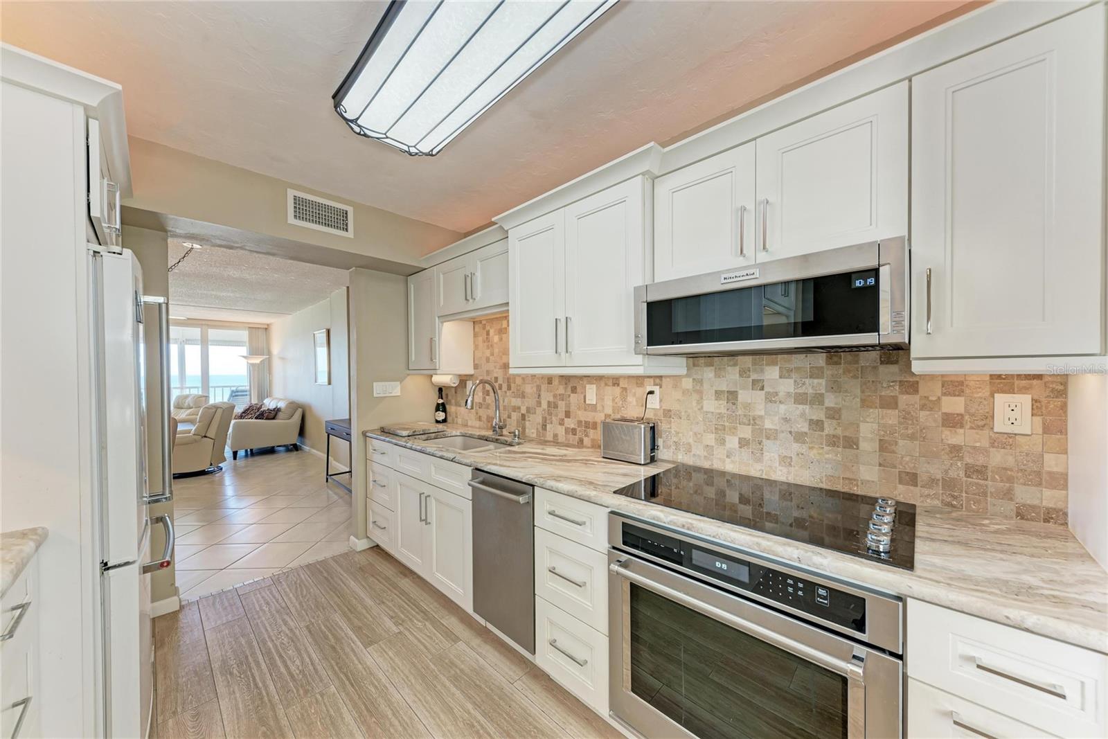 MARTINIQUE APTS SOUTH - Residential