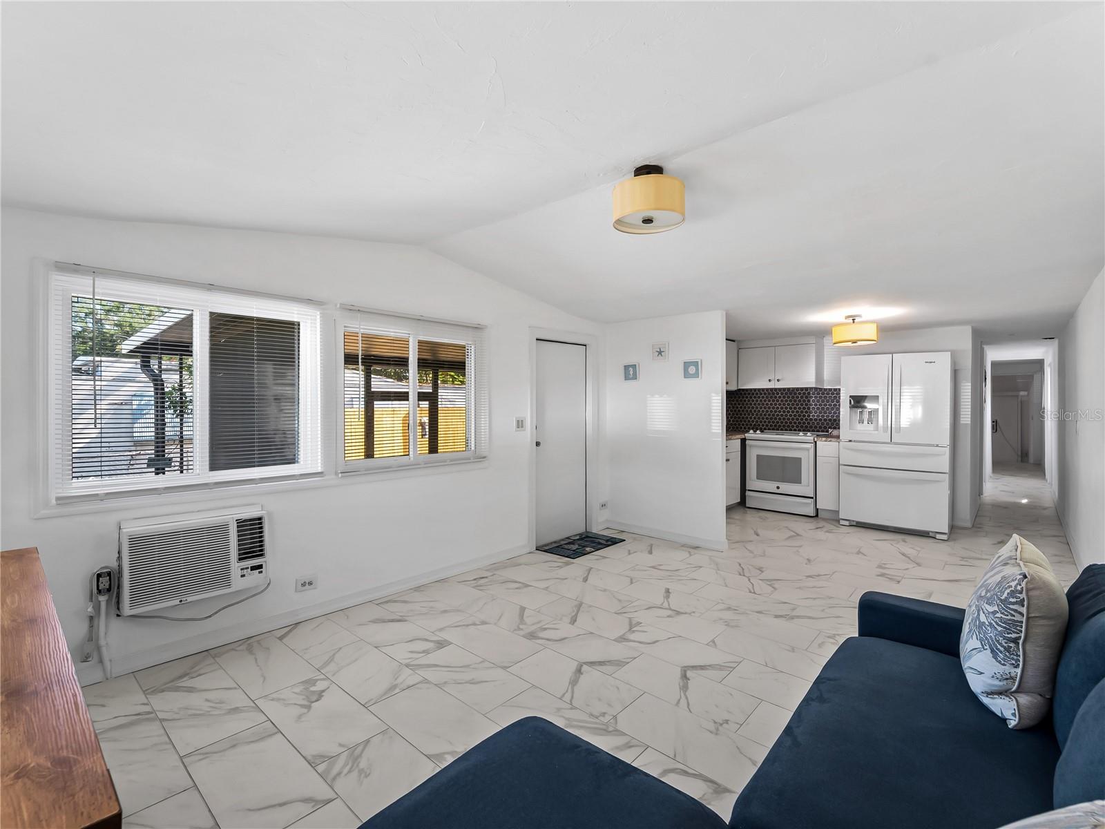 VENICE BY-WAY - Residential