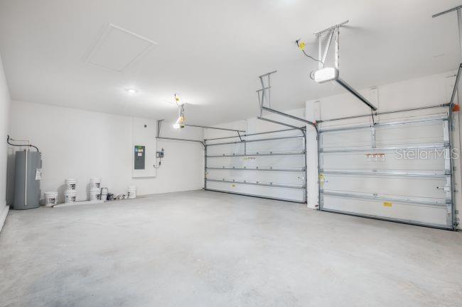 APPLEWOOD RESERVE - Residential