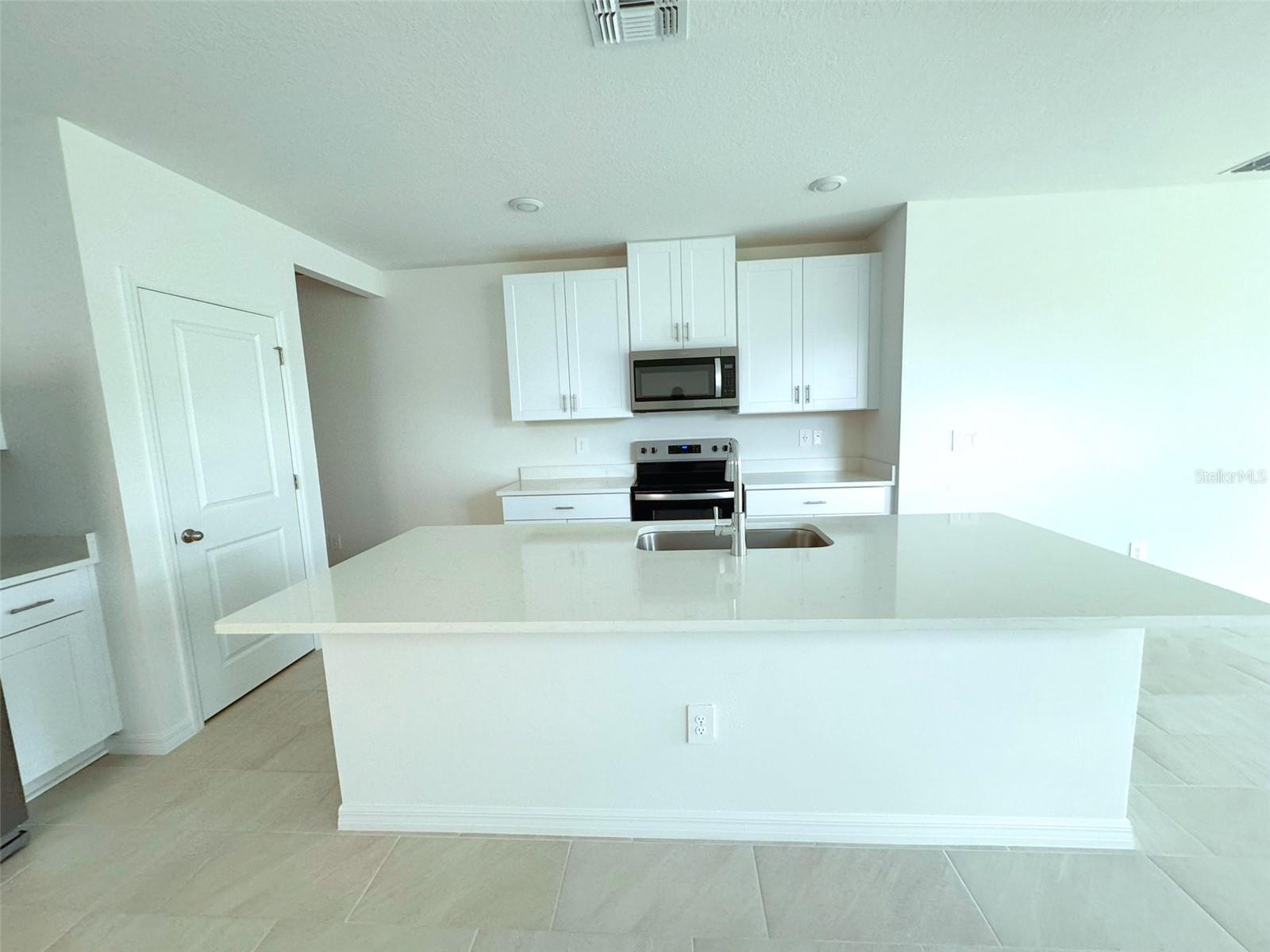 TWO RIVERS - Residential Lease