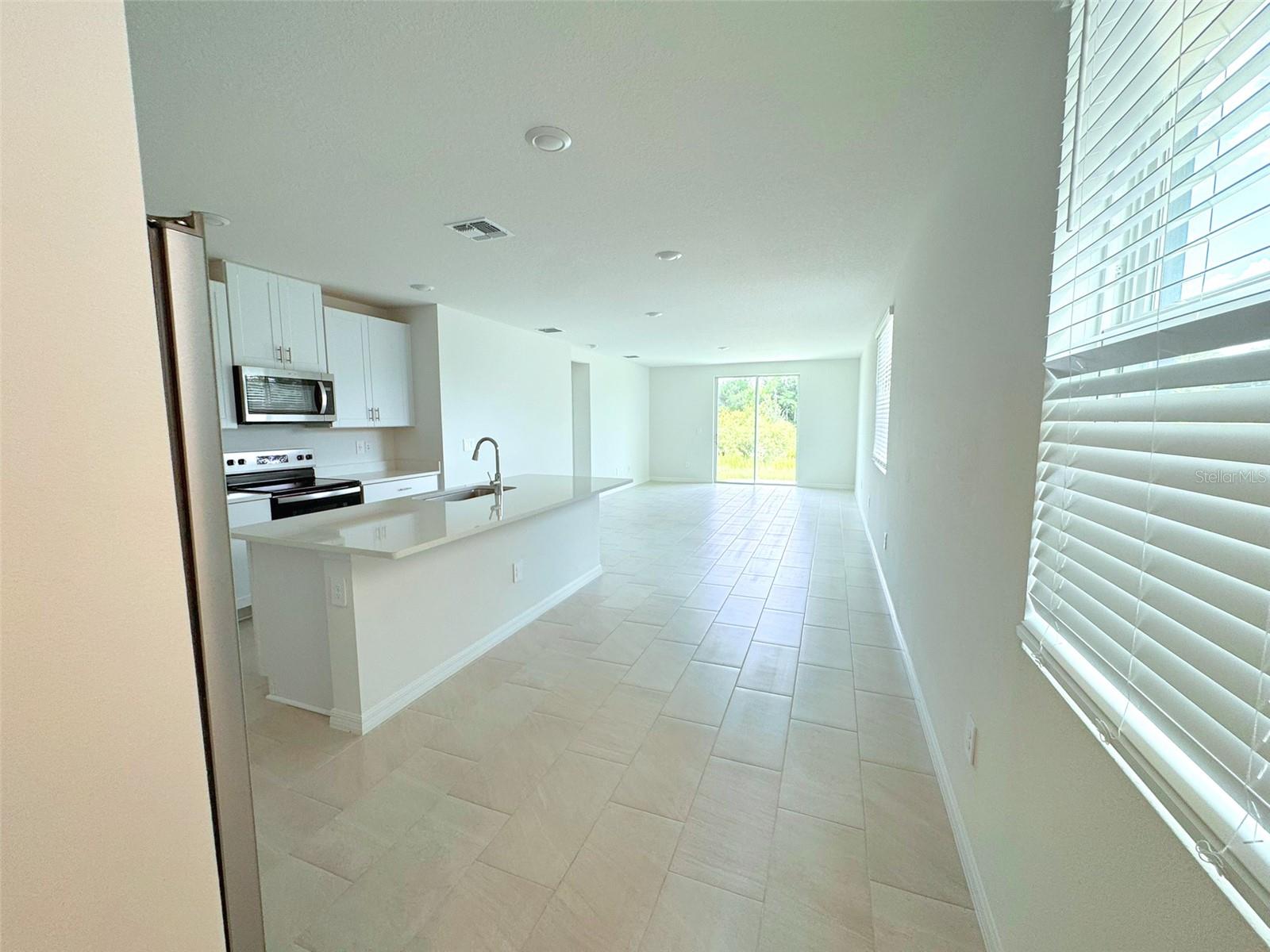 TWO RIVERS - Residential Lease
