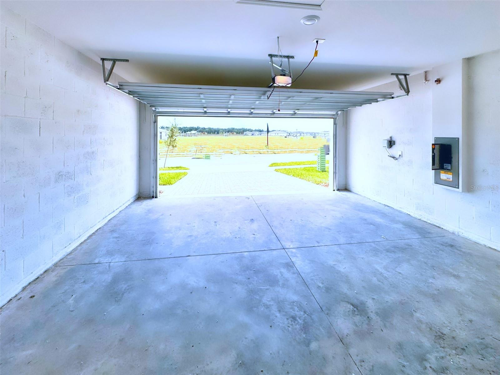 TWO RIVERS - Residential Lease