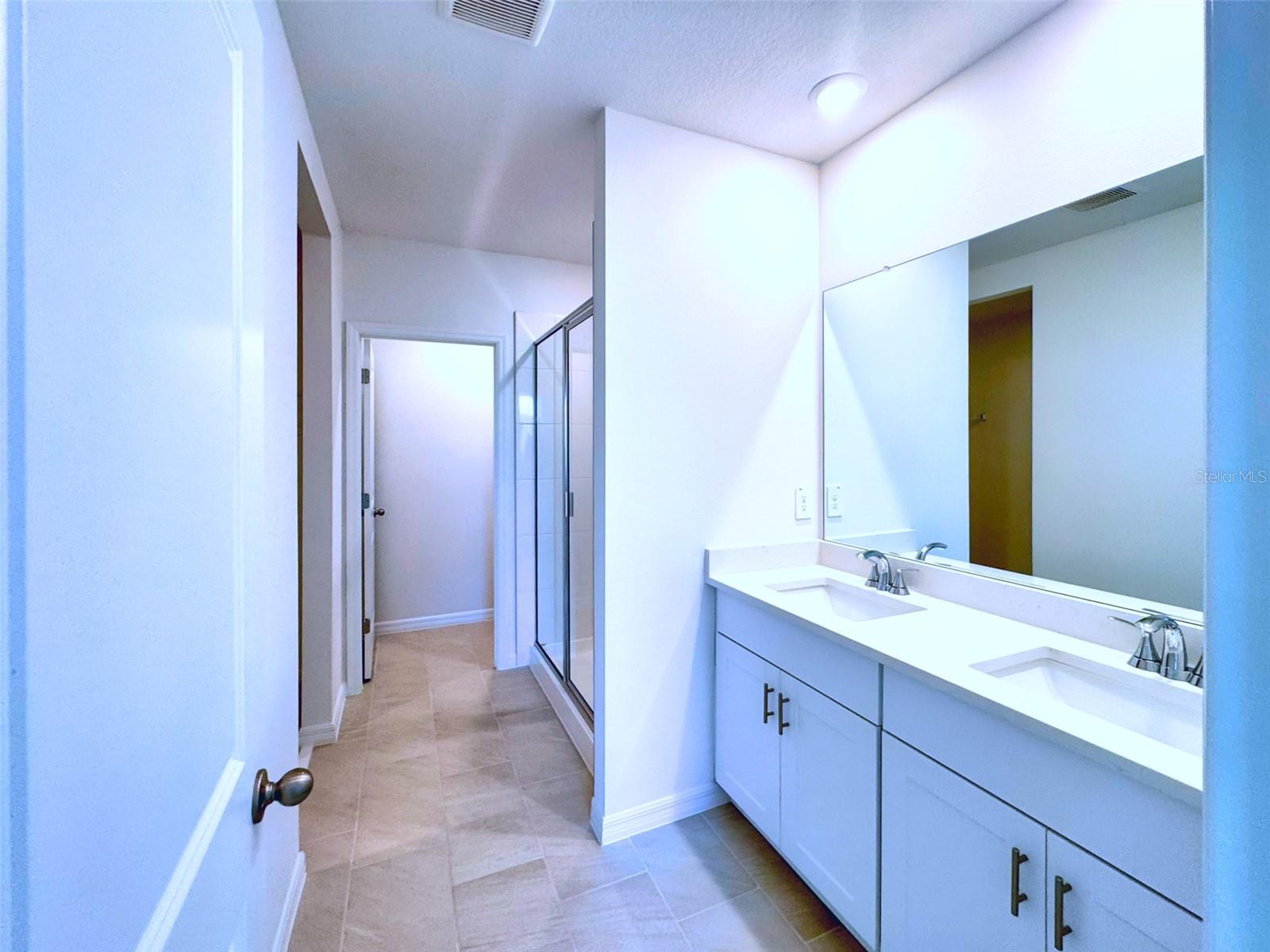TWO RIVERS - Residential Lease