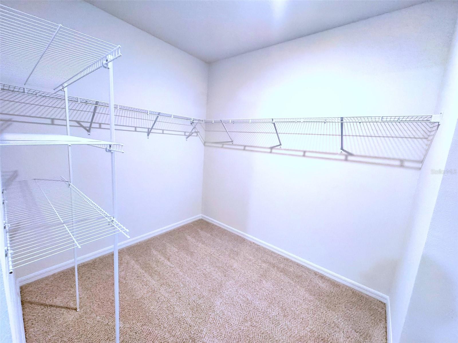 TWO RIVERS - Residential Lease