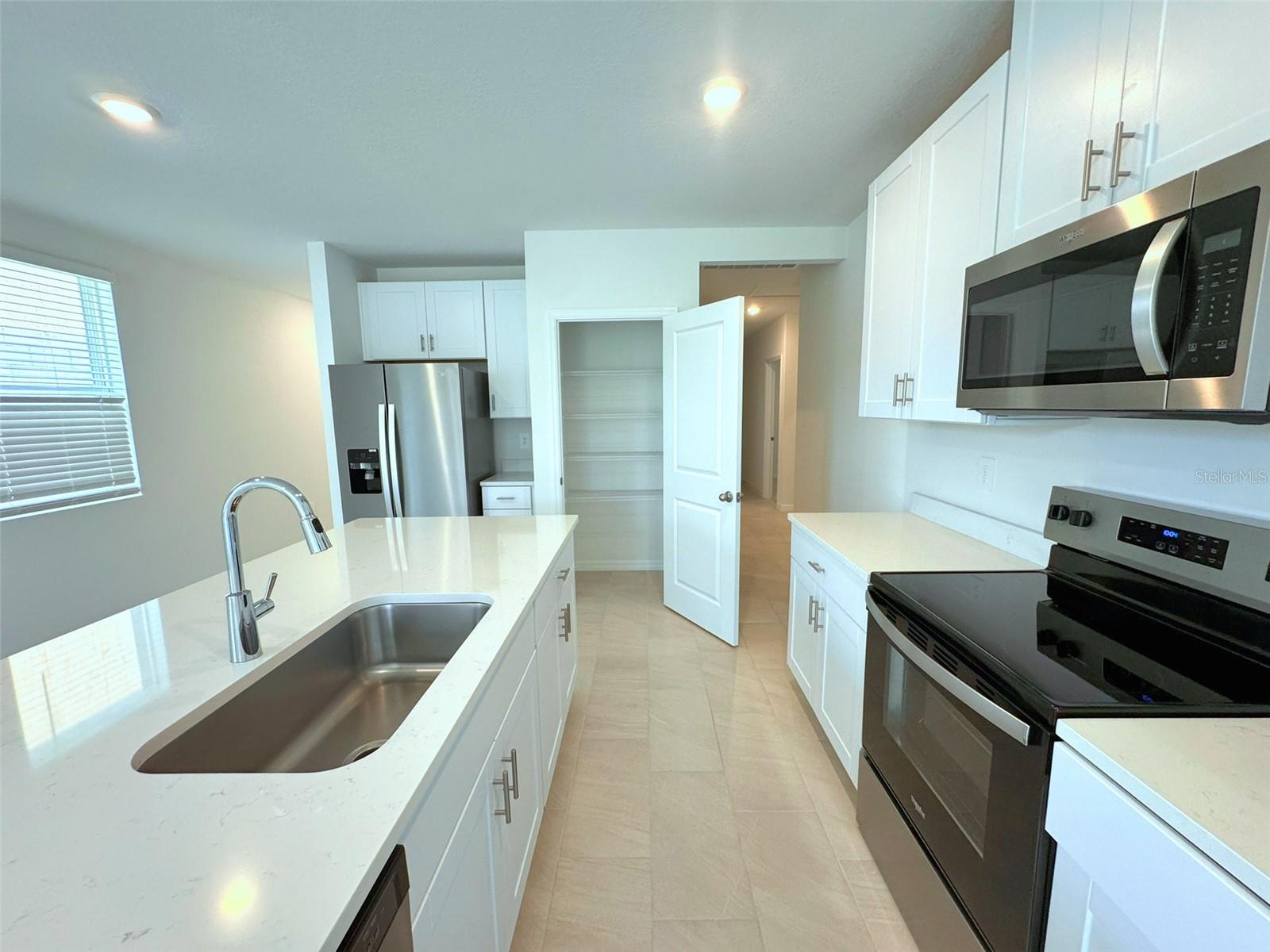 TWO RIVERS - Residential Lease
