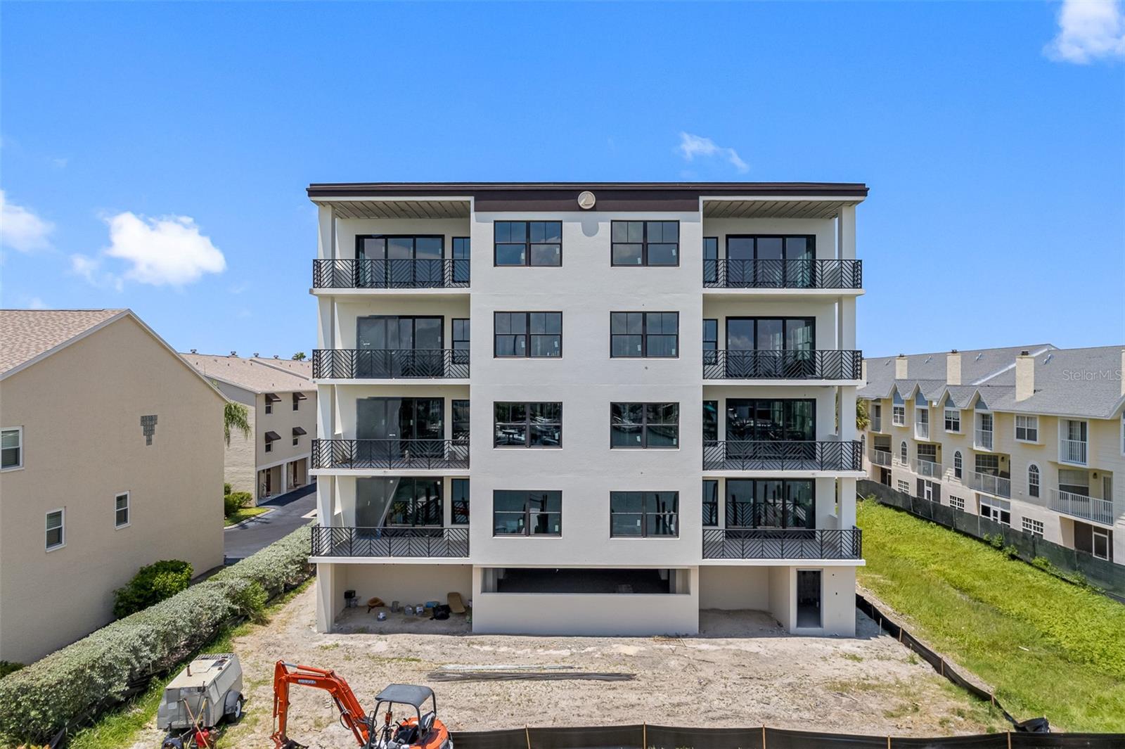 QUIET COVE CONDOMINIUM - Residential