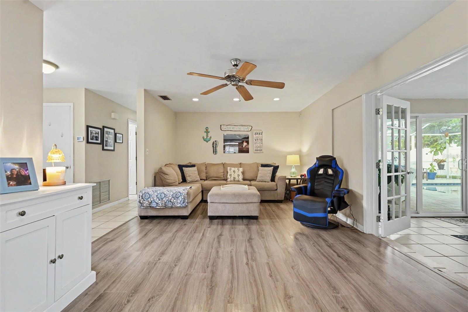 IMPERIAL GROVES - Residential
