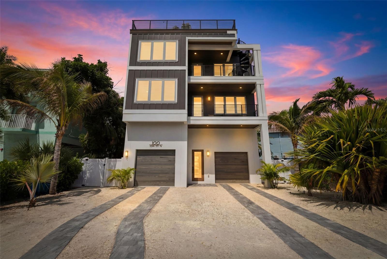 BAY MANOR - Residential