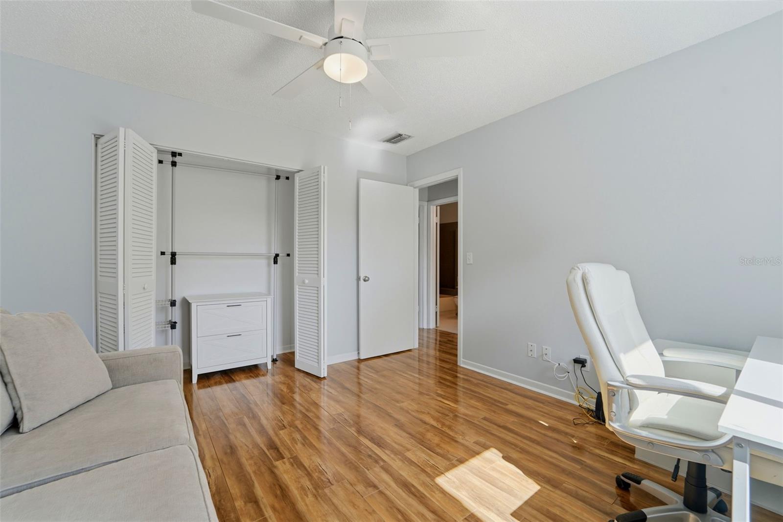 LA HACIENDA CONDO - Residential