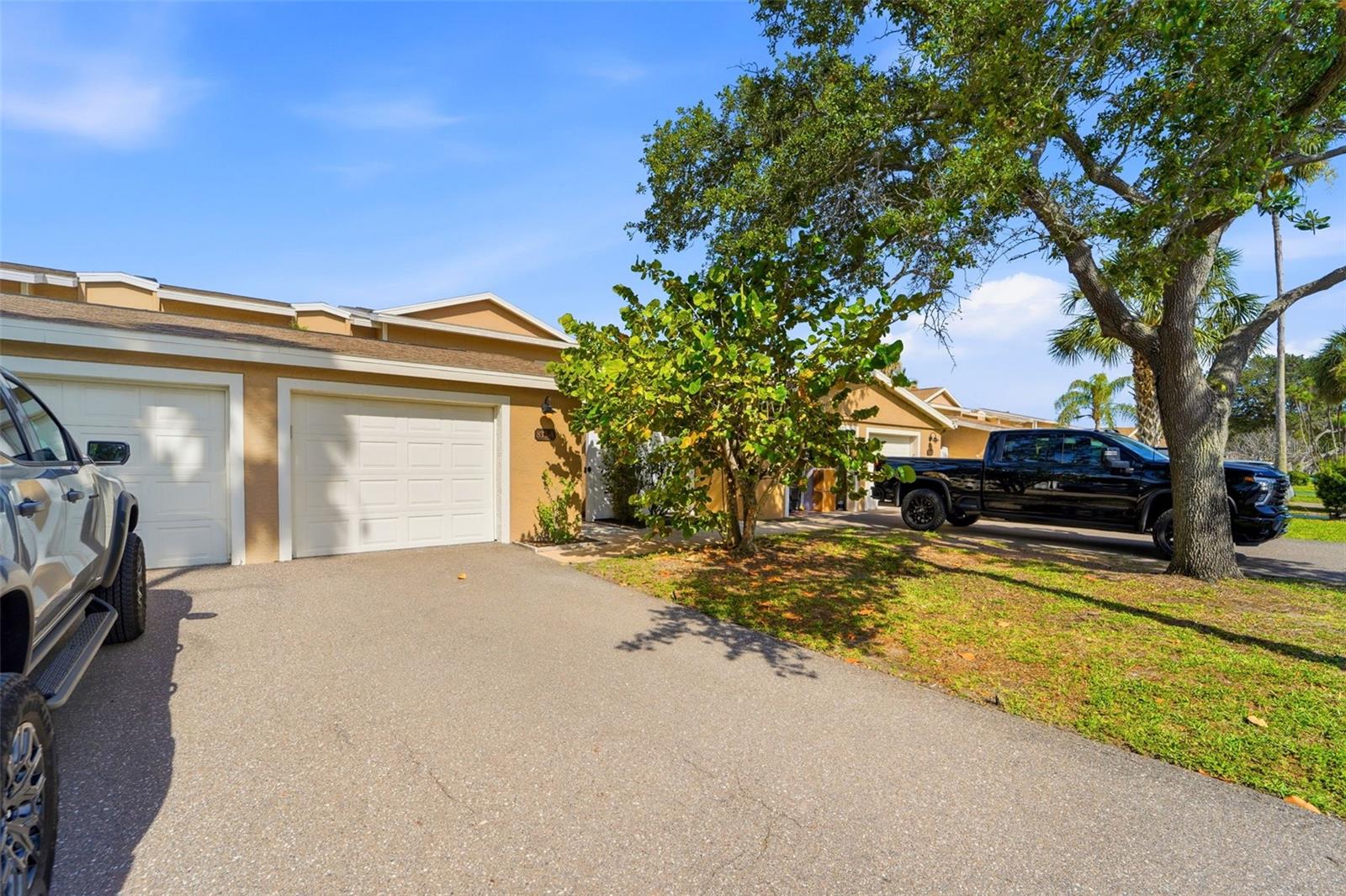 LA HACIENDA CONDO - Residential