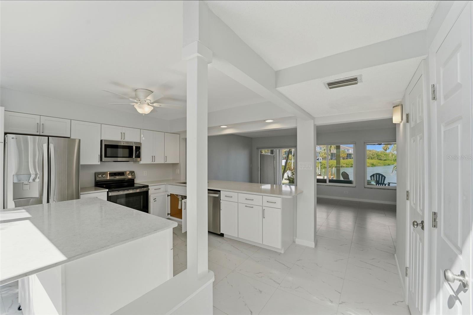LA HACIENDA CONDO - Residential