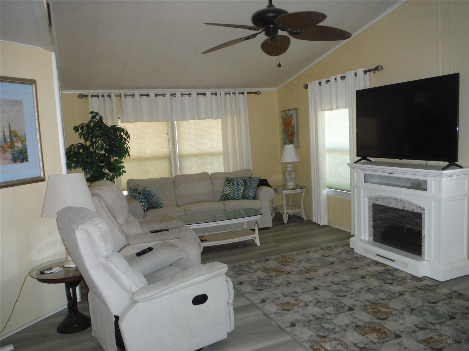 BRIAR CREEK MOBILE HOME COMMUNITY I CONDO - Residential