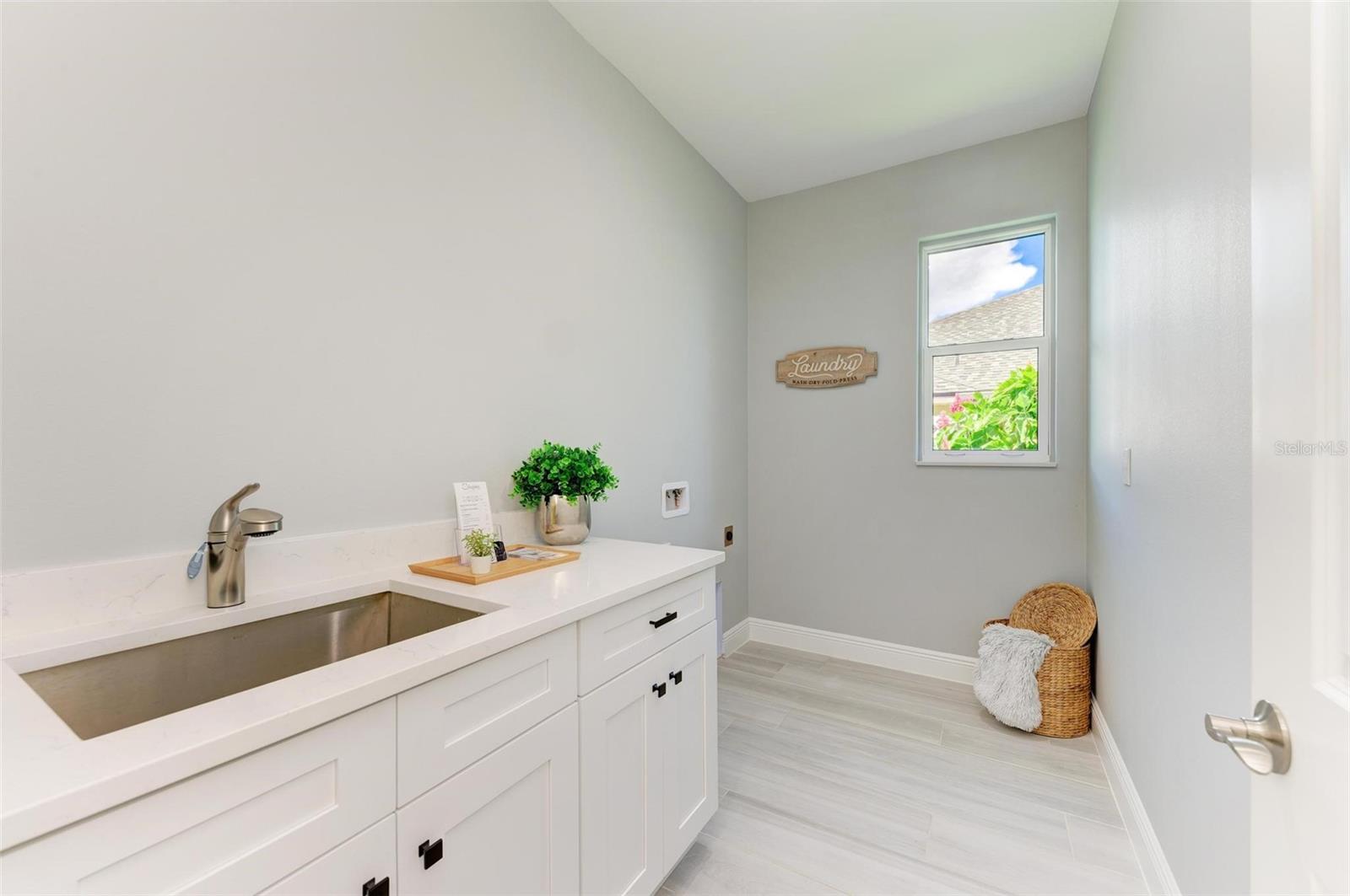 ROTONDA WEST LONG MEADOW - Residential
