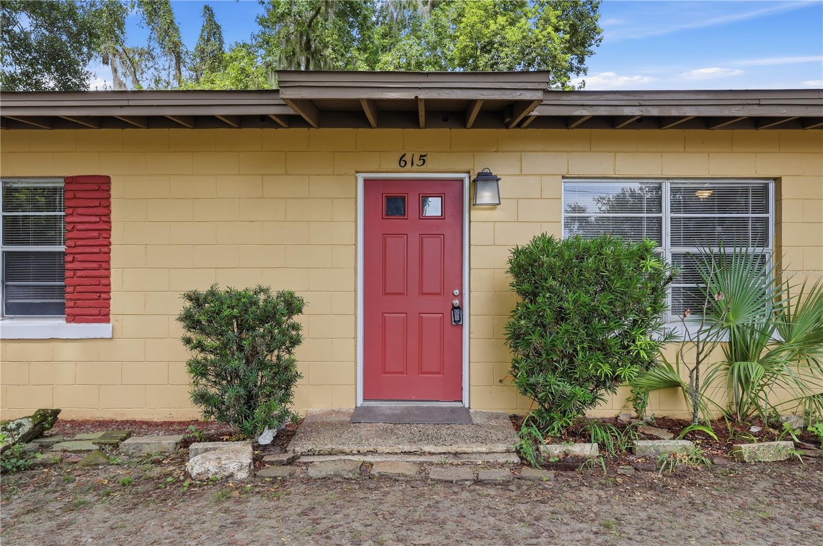 EUSTIS PINECREST - Residential