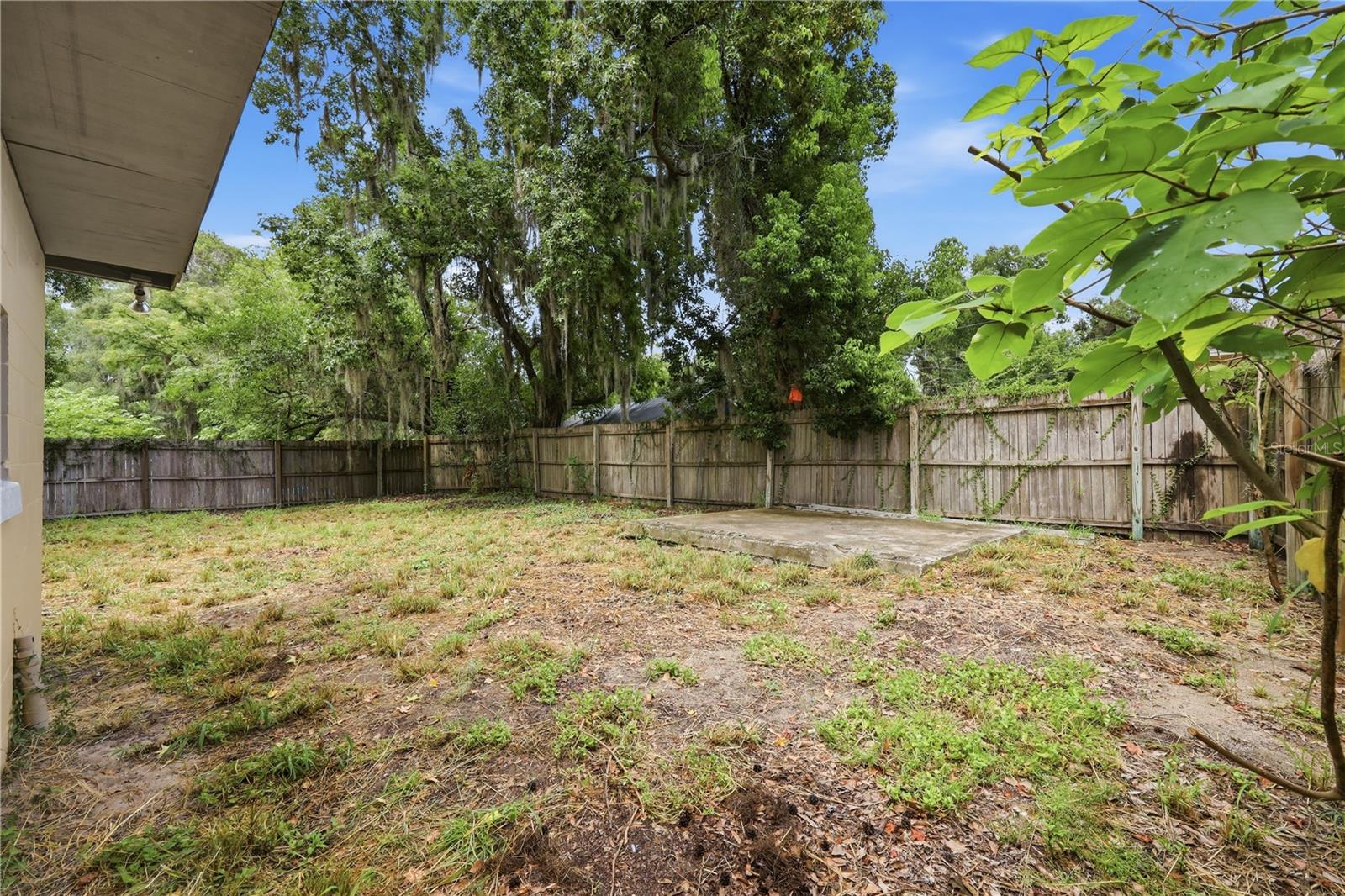 EUSTIS PINECREST - Residential
