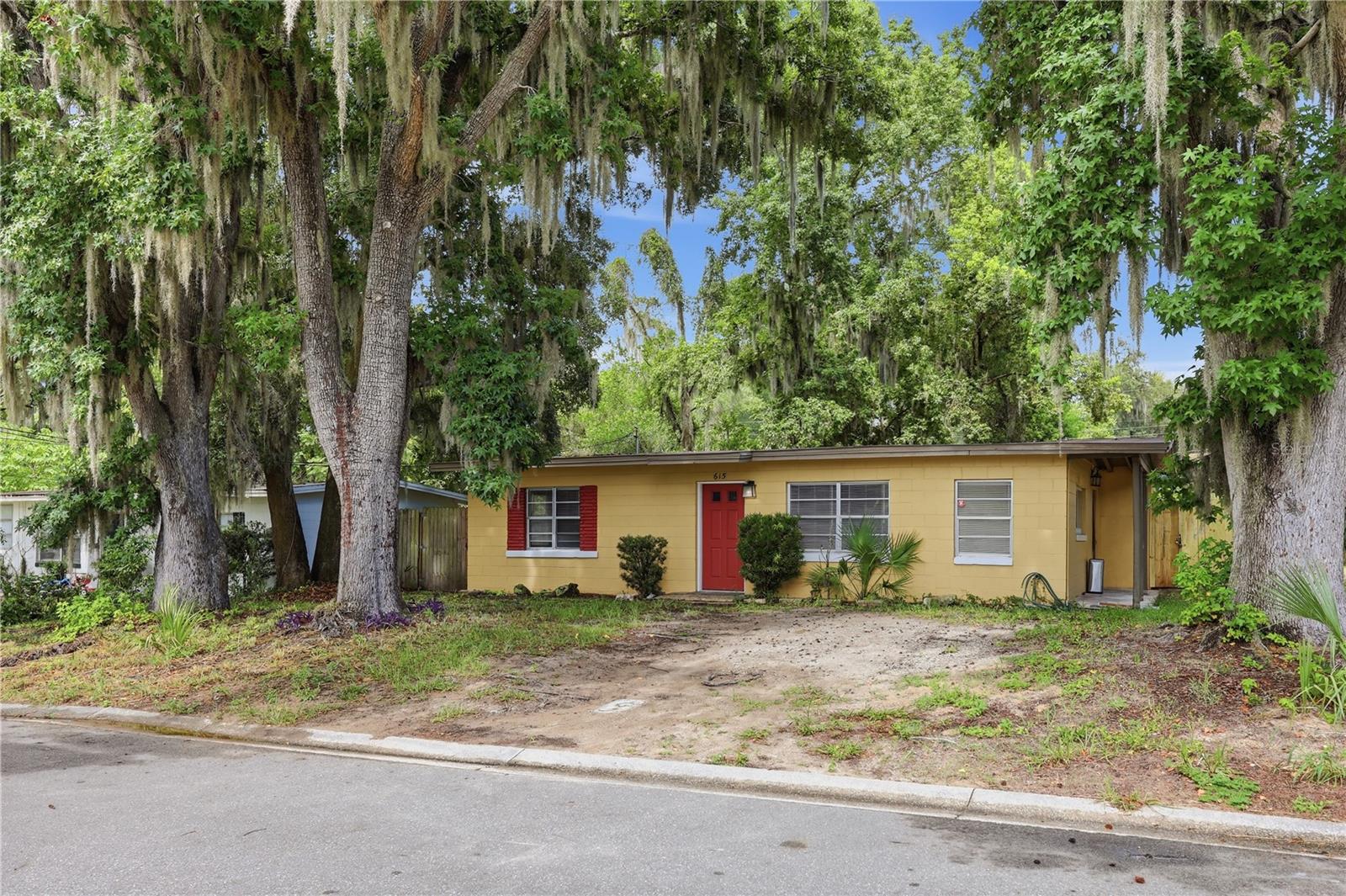 EUSTIS PINECREST - Residential