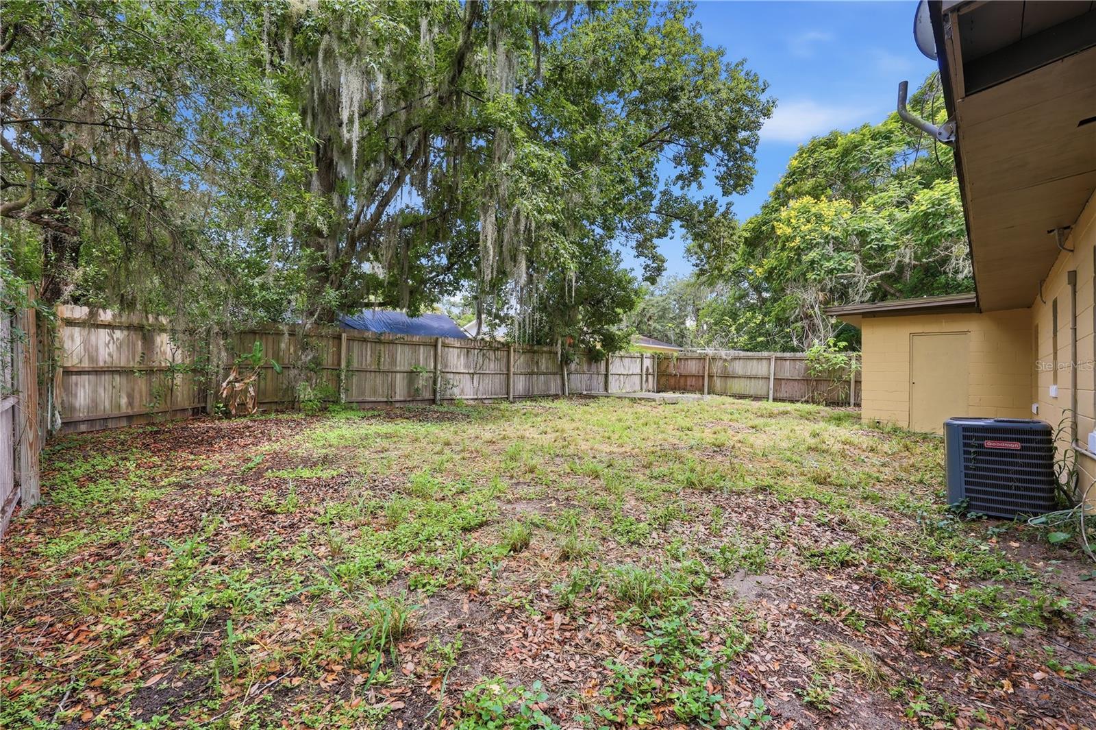 EUSTIS PINECREST - Residential