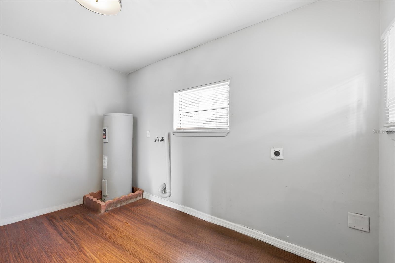 EUSTIS PINECREST - Residential