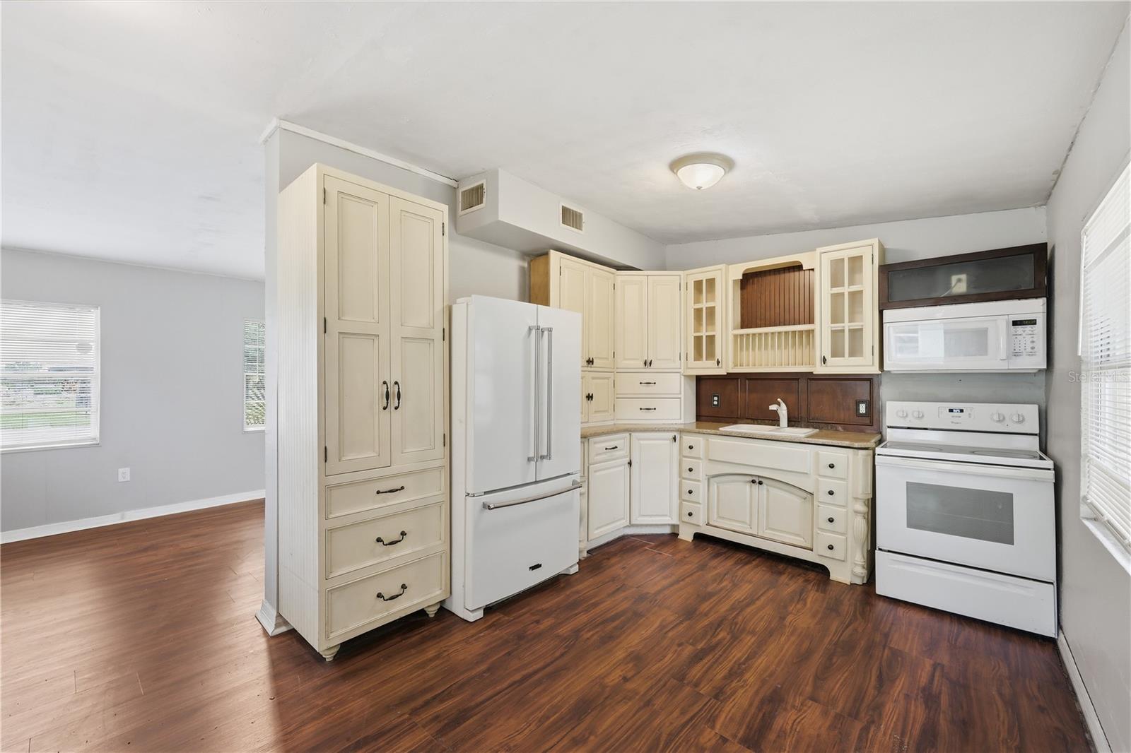 EUSTIS PINECREST - Residential