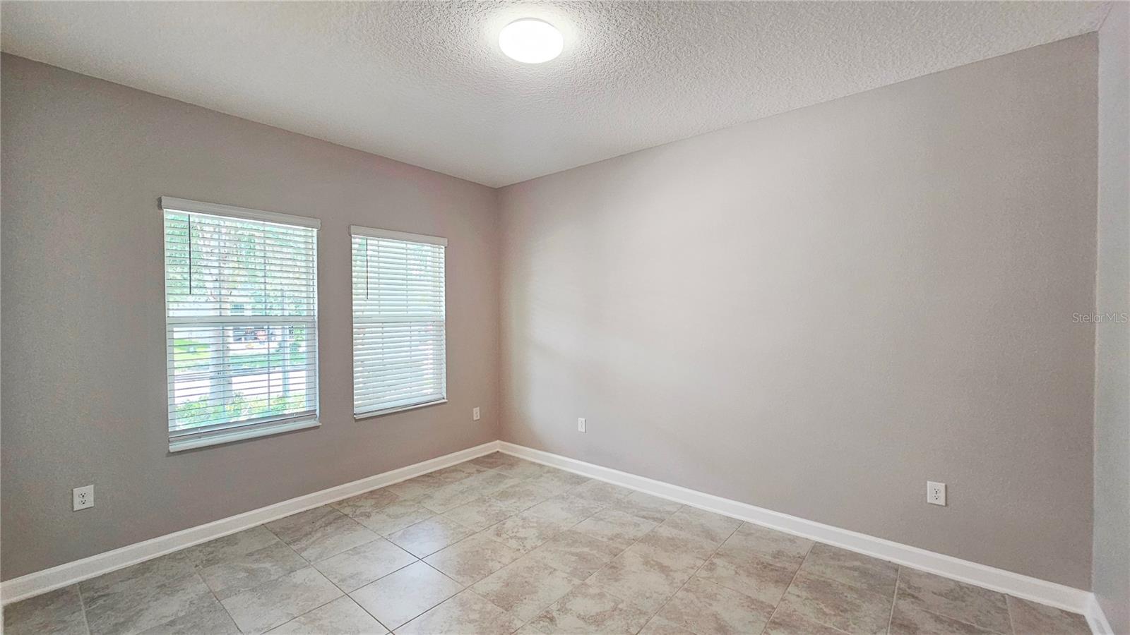 OAKS AT MOSS PARK - Residential Lease