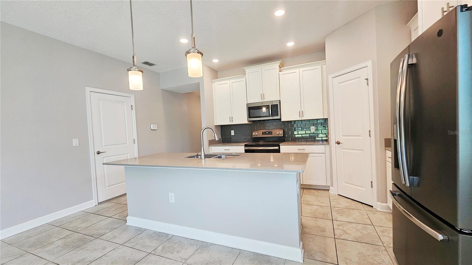 OAKS AT MOSS PARK - Residential Lease