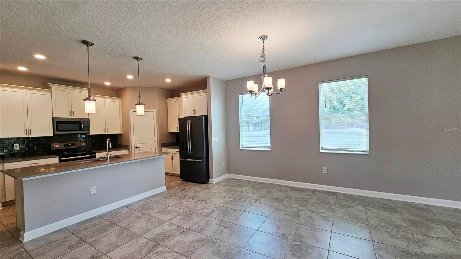 OAKS AT MOSS PARK - Residential Lease