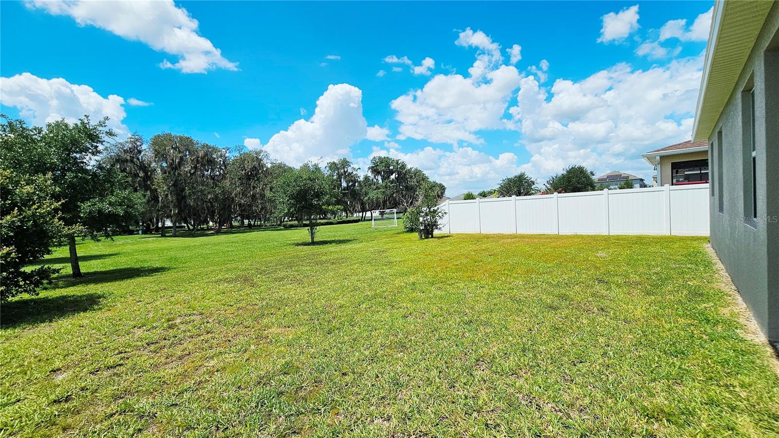 OAKS AT MOSS PARK - Residential Lease
