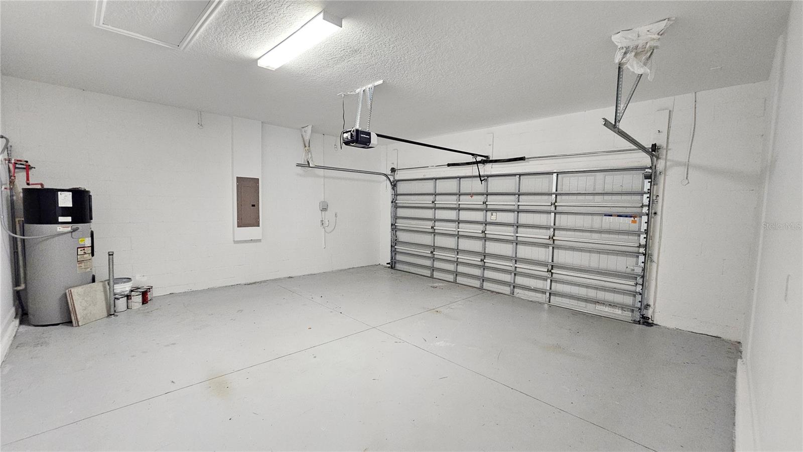 OAKS AT MOSS PARK - Residential Lease
