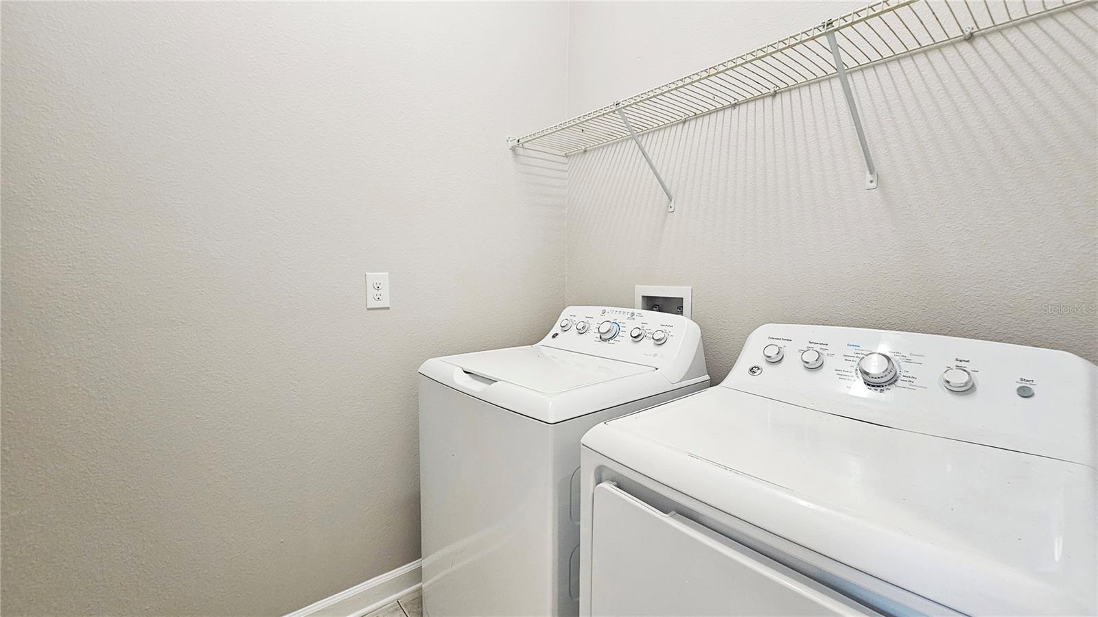 OAKS AT MOSS PARK - Residential Lease