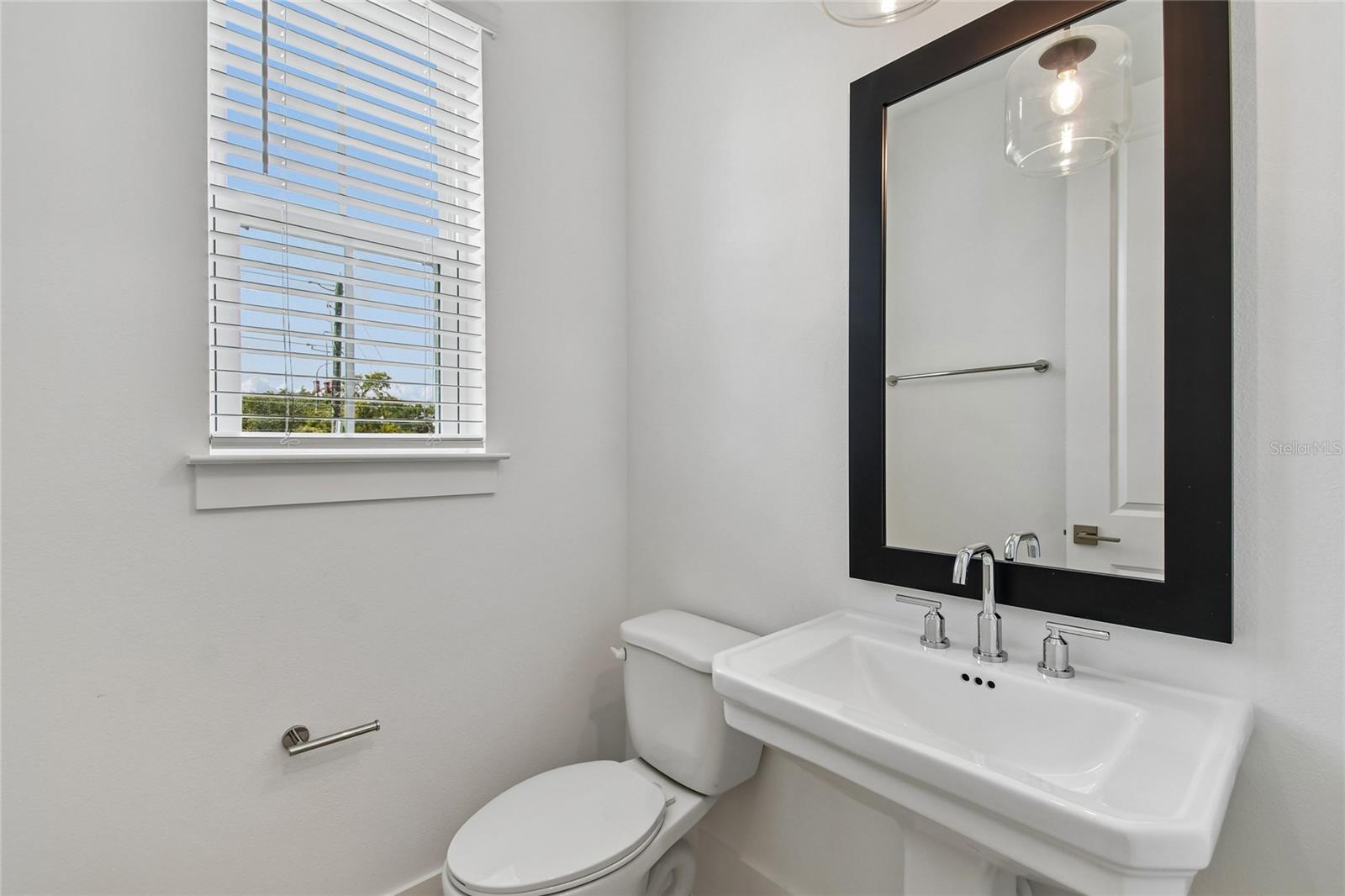 TOWNES AT NORTHLAKE - Residential