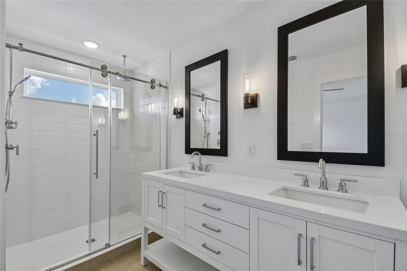 TOWNES AT NORTHLAKE - Residential