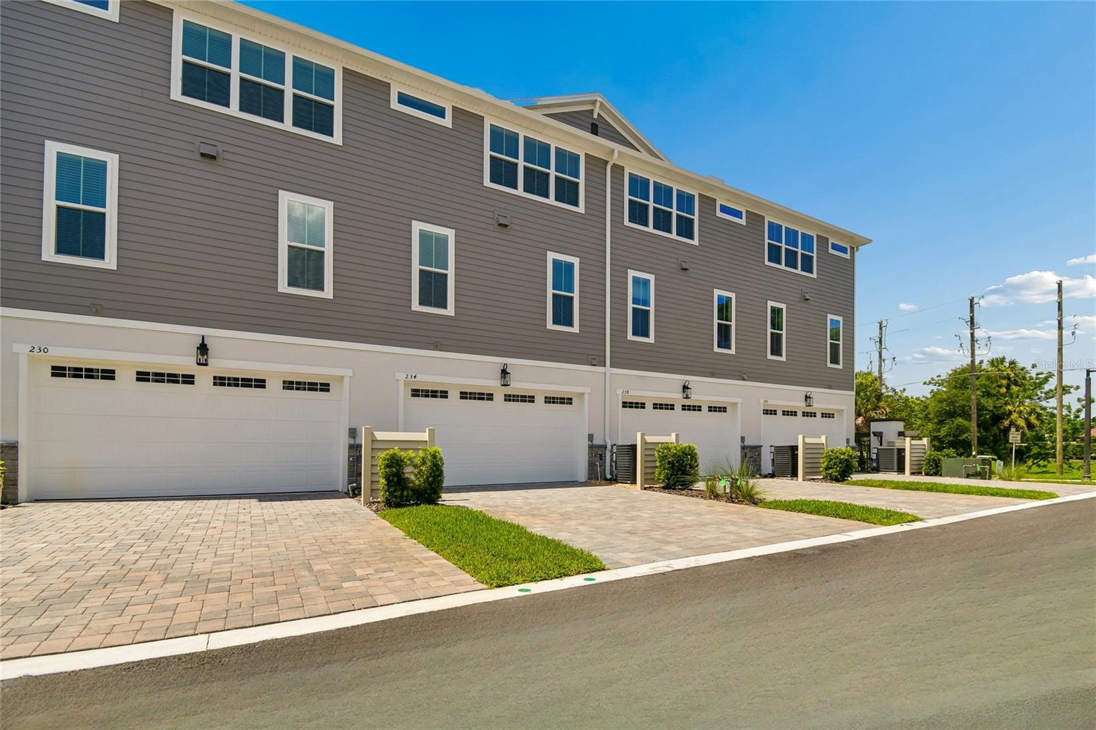TOWNES AT NORTHLAKE - Residential
