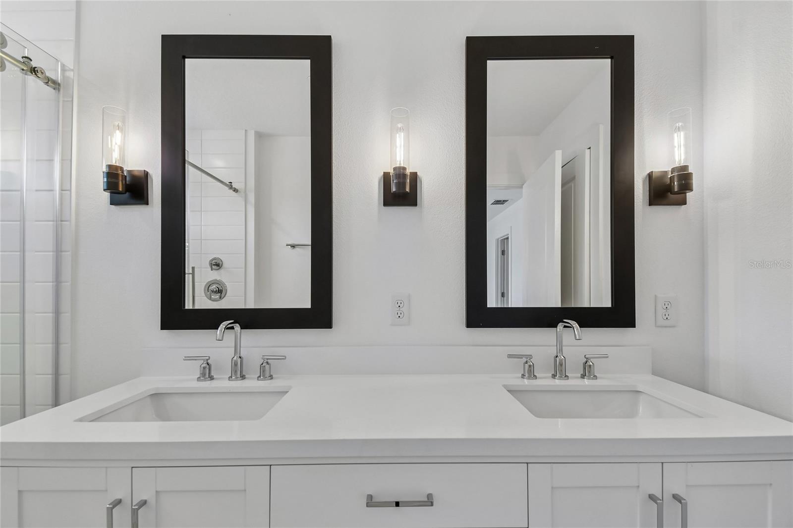 TOWNES AT NORTHLAKE - Residential