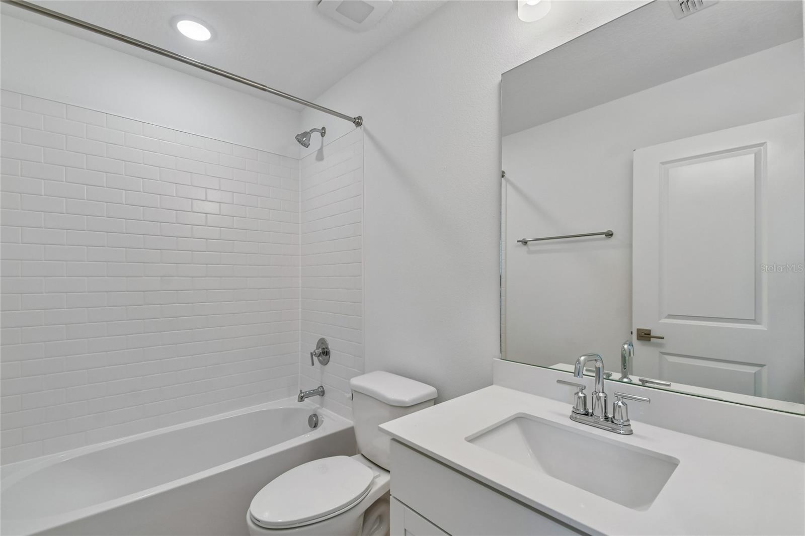 TOWNES AT NORTHLAKE - Residential