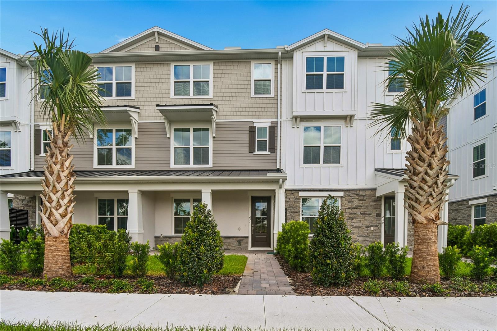 TOWNES AT NORTHLAKE - Residential
