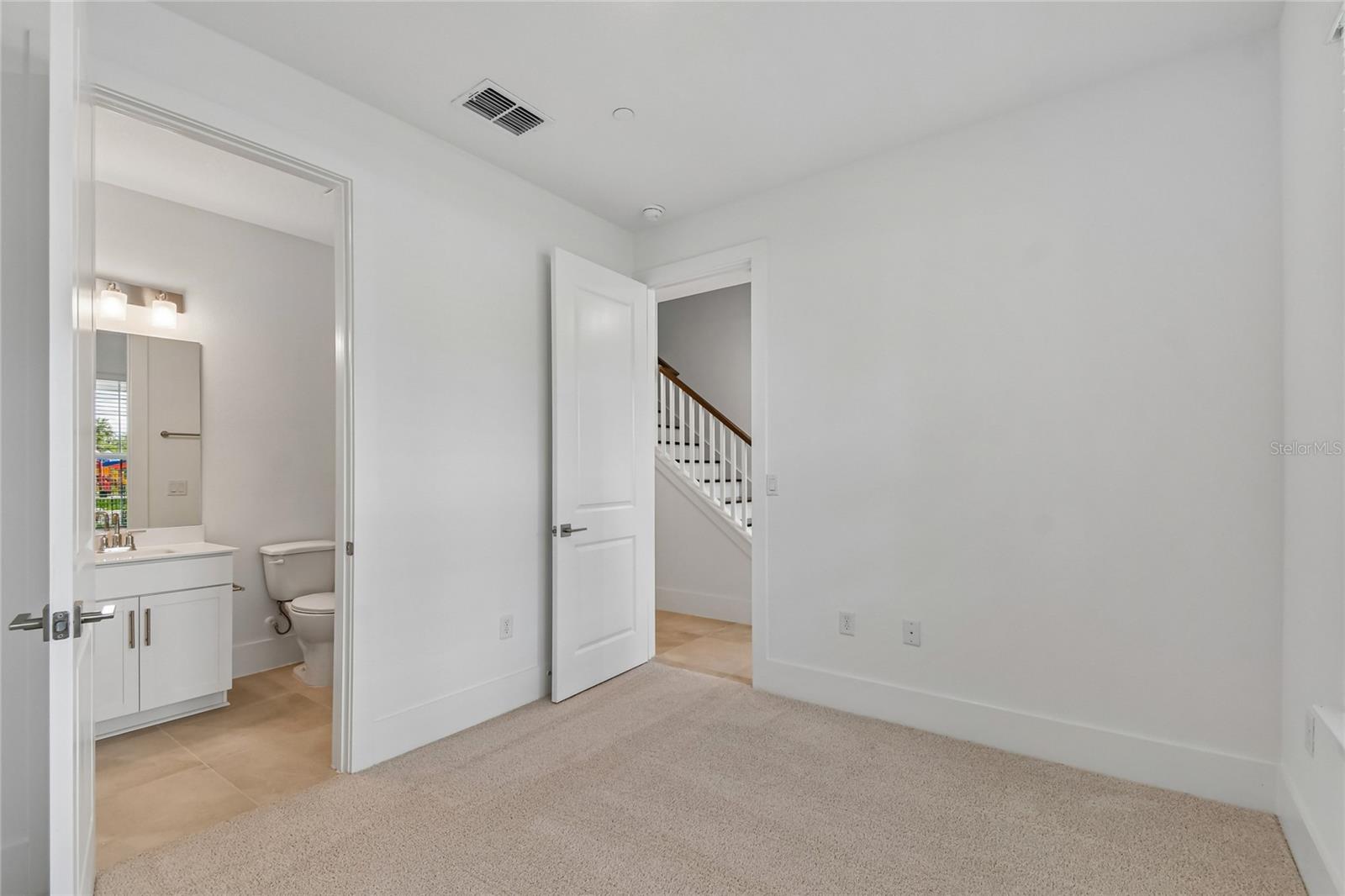 TOWNES AT NORTHLAKE - Residential