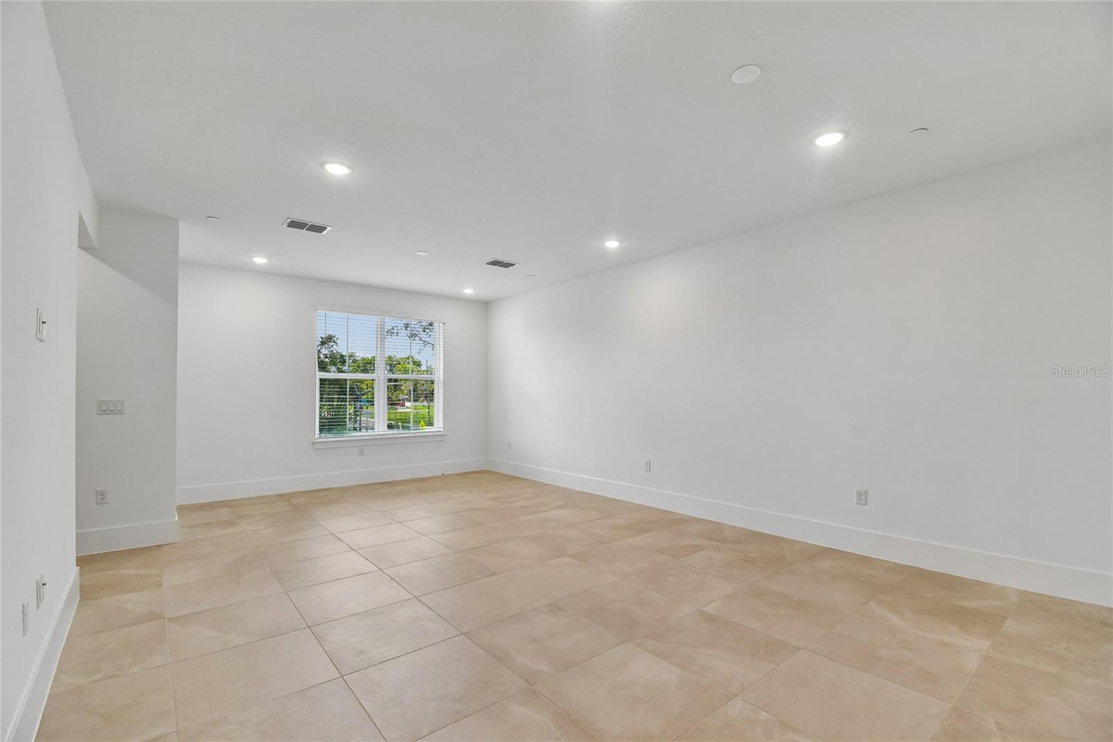 TOWNES AT NORTHLAKE - Residential