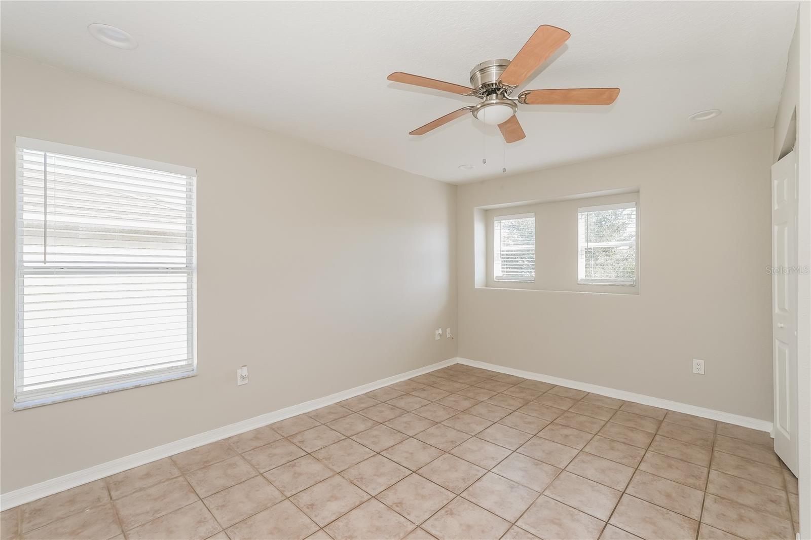 SOUTH BAY LAKES UNIT 1 - Residential