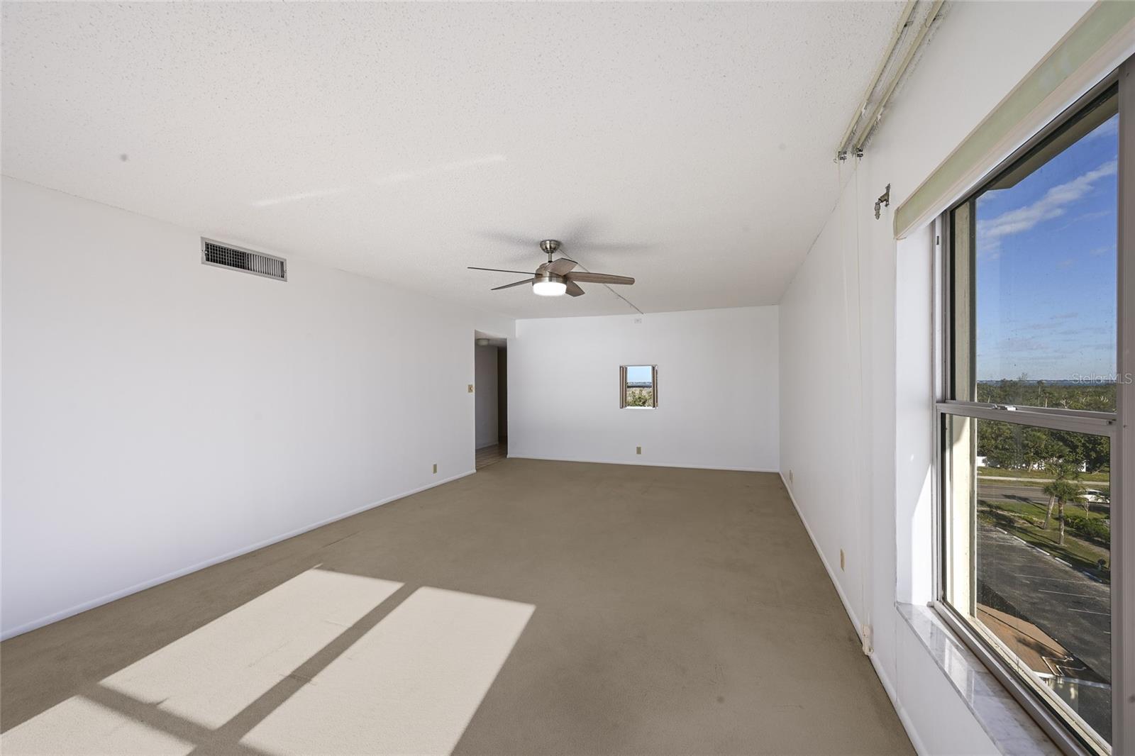 LONGBOAT HARBOUR TOWERS - Residential