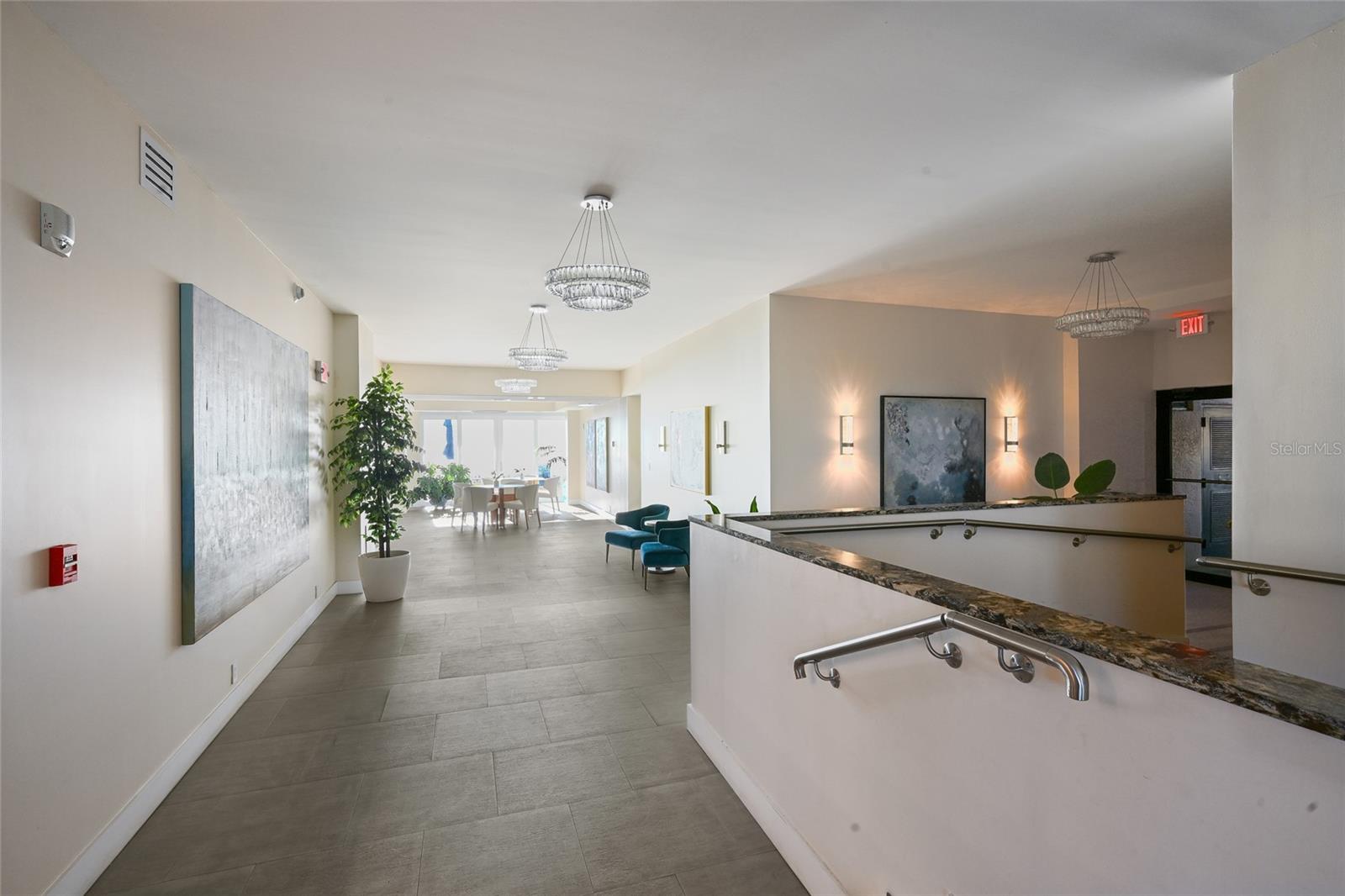 LONGBOAT HARBOUR TOWERS - Residential