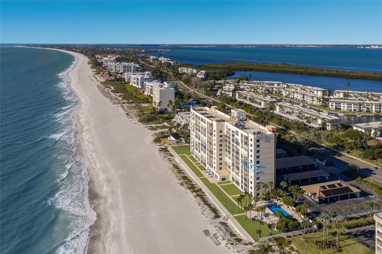 LONGBOAT HARBOUR TOWERS - Residential